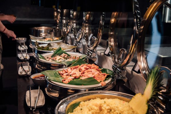 Manger seul dans un restaurant de charme : une nouvelle tendance